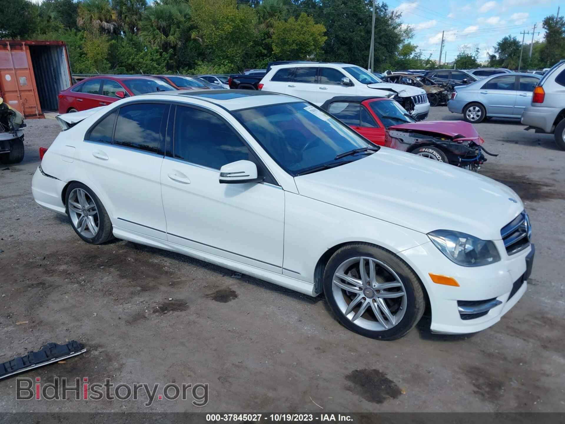 Photo WDDGF8BB7CA698606 - MERCEDES-BENZ C-CLASS 2012