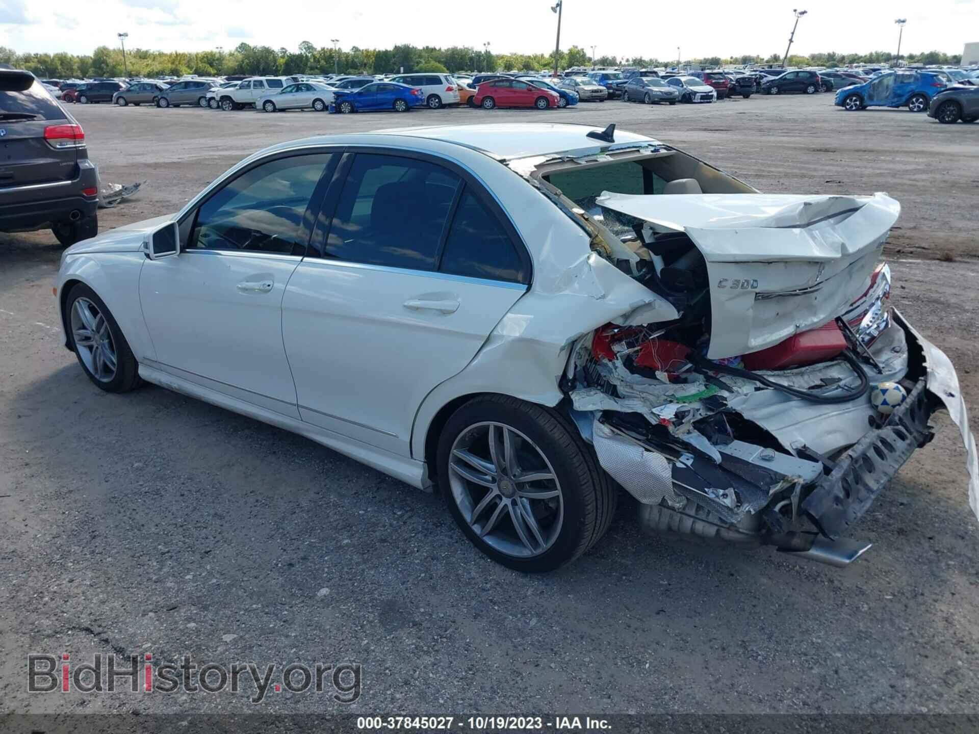 2012 MERCEDES-BENZ C-CLASS - VIN: WDDGF8BB7CA698606 - Фото 3
