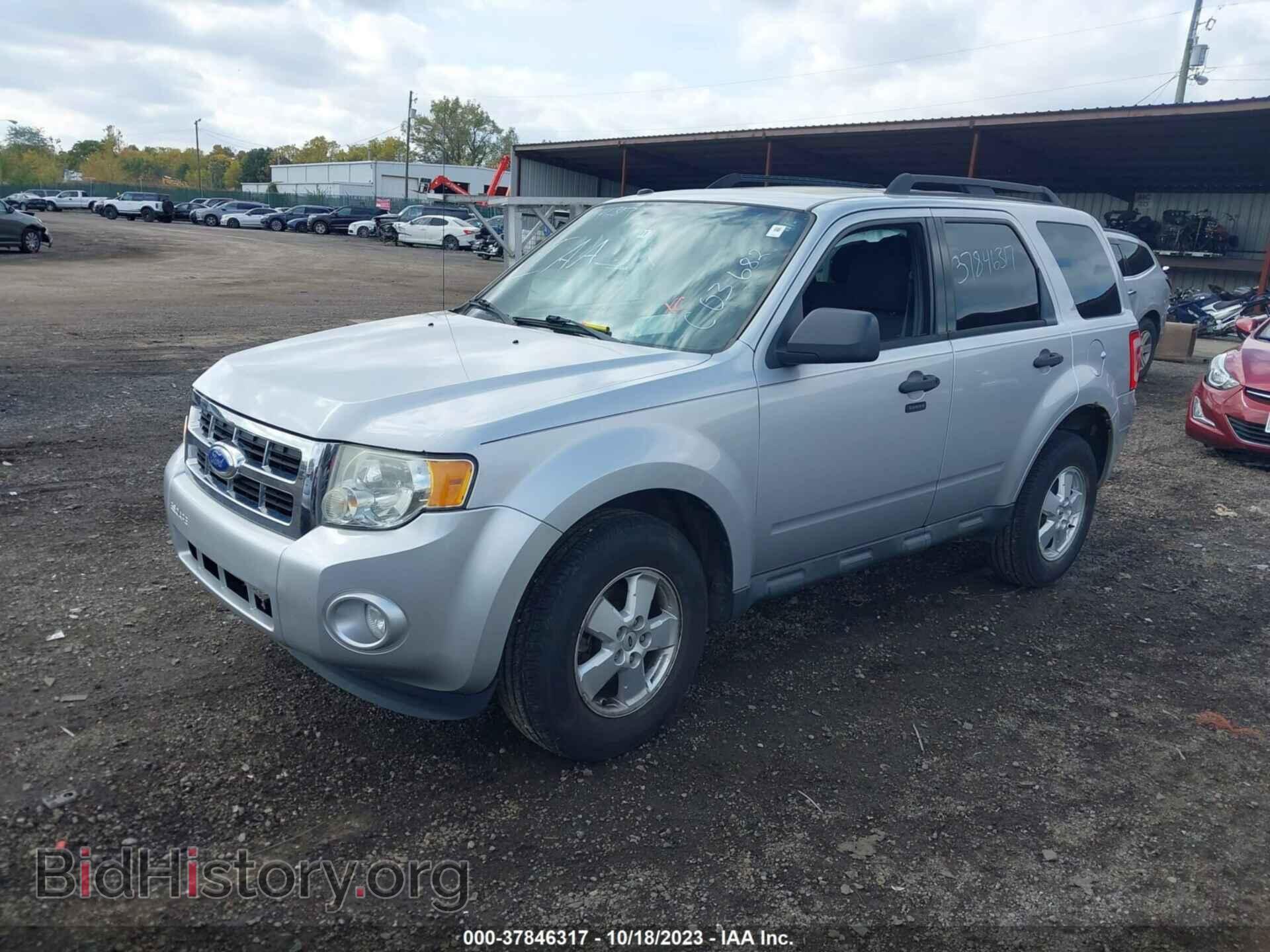 2011 FORD ESCAPE - VIN: 1FMCU0DG8BKC03682 - Photo 2