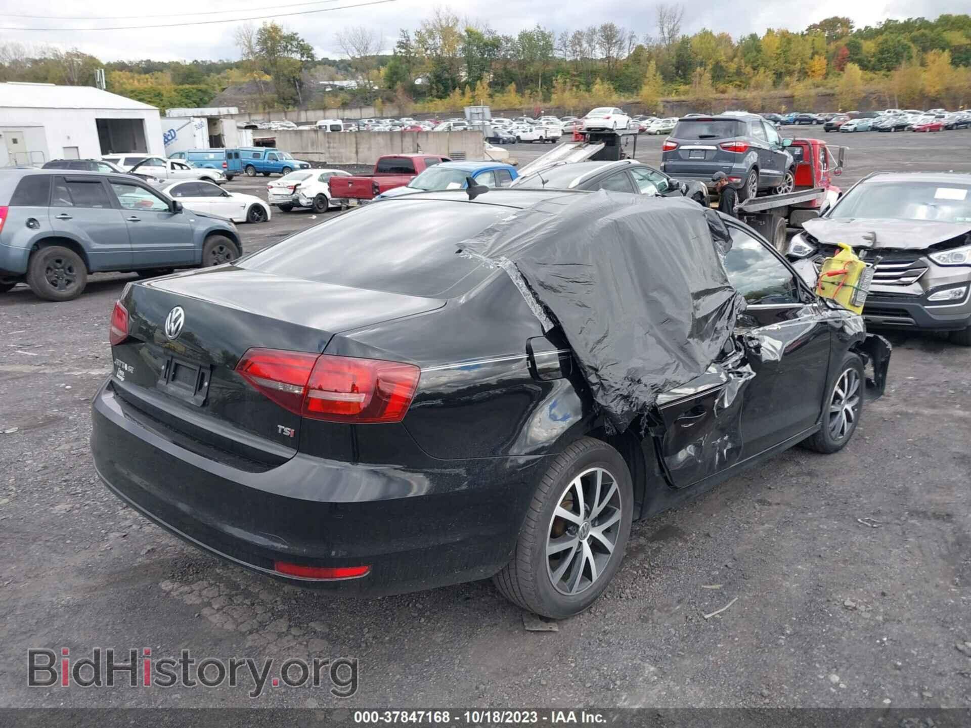 2017 VOLKSWAGEN JETTA - VIN: 3VWDB7AJ7HM298337 - Фото 4