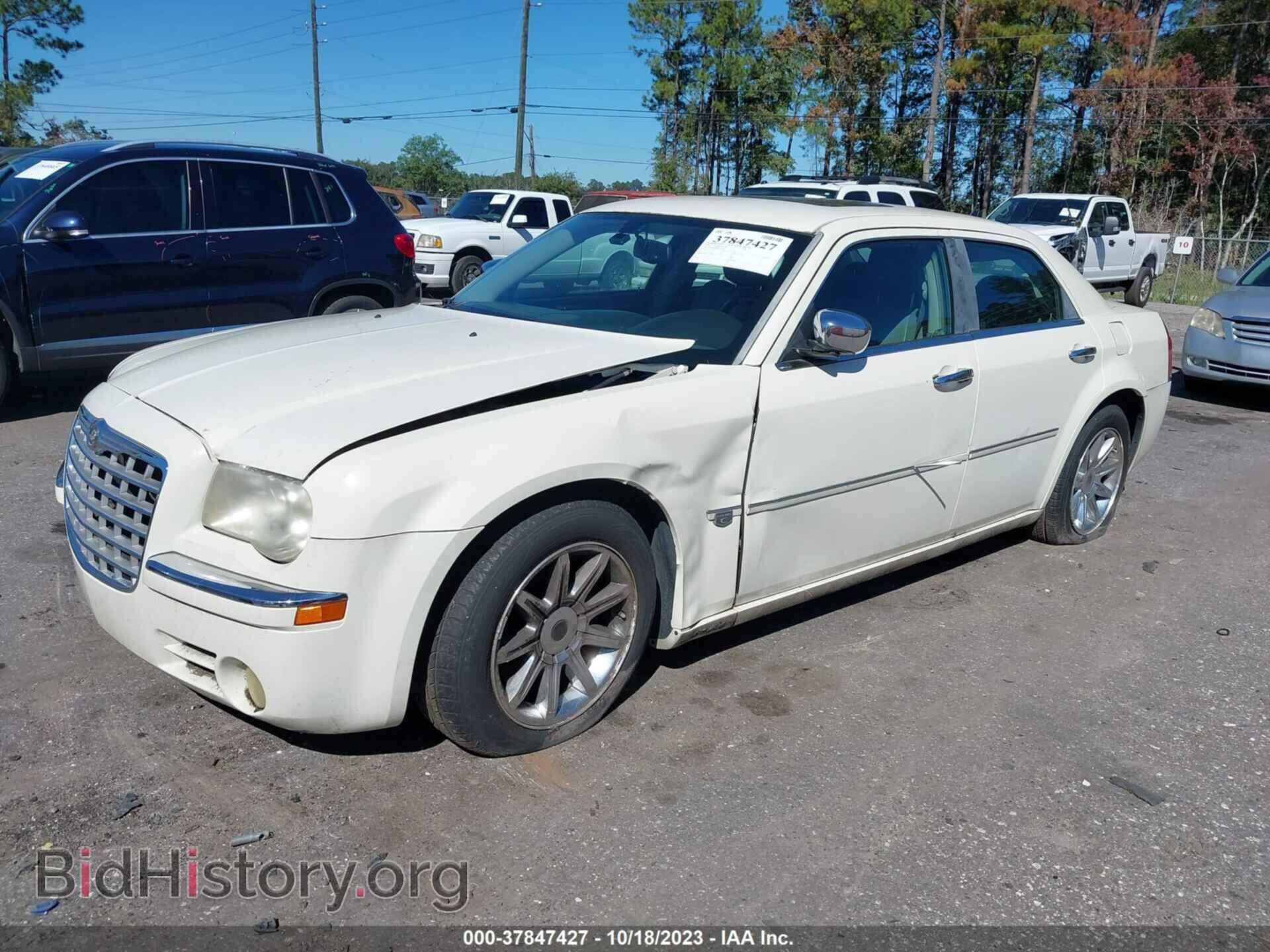 2006 CHRYSLER 300 - VIN: 2C3KA63H66H282504 - Фото 2