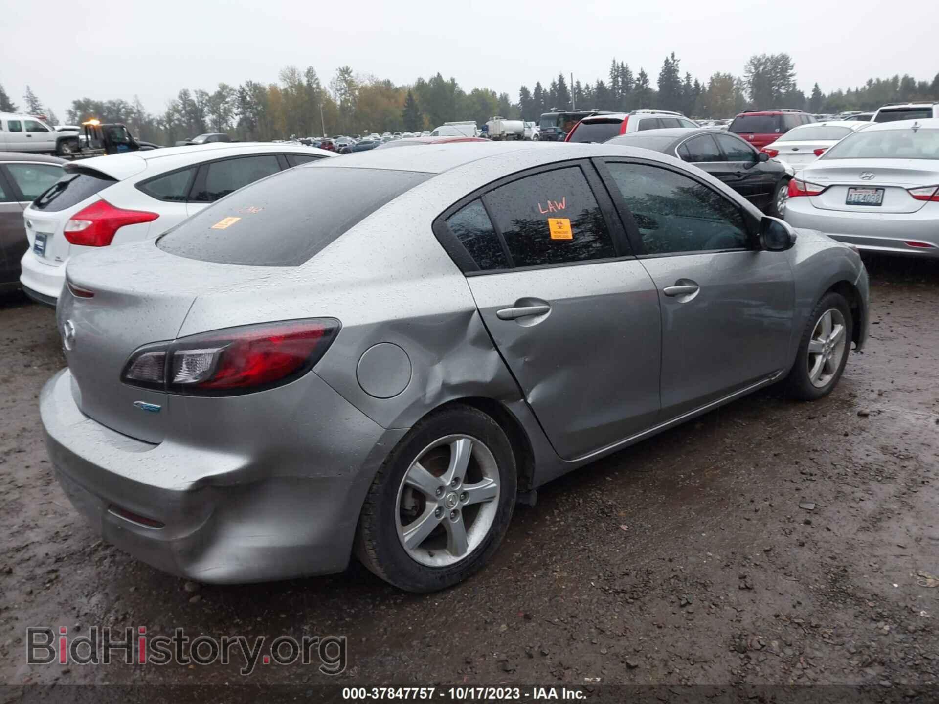 2013 MAZDA MAZDA3 - VIN: JM1BL1UP2D1782251 - Фото 4