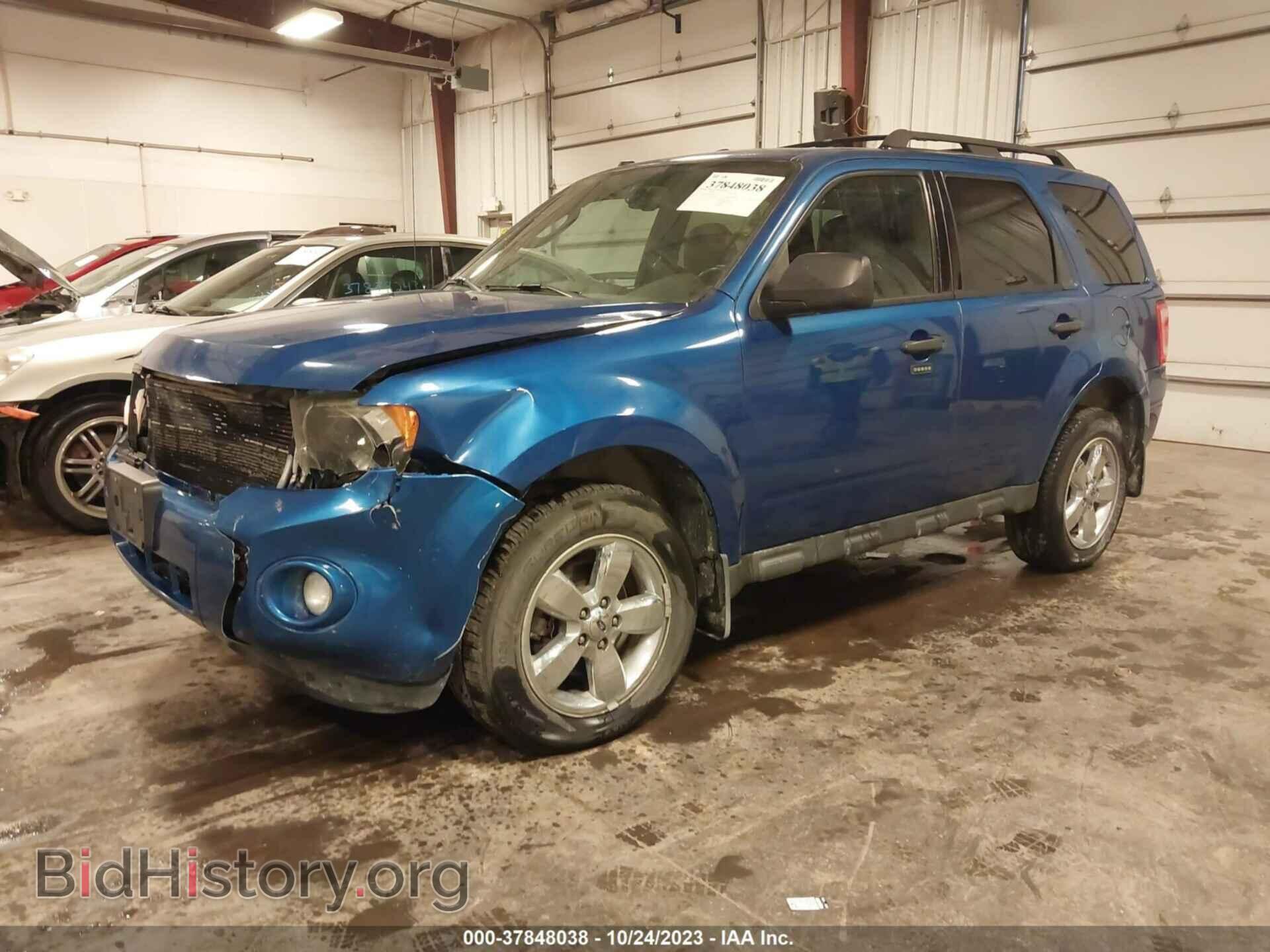 2011 FORD ESCAPE - VIN: 1FMCU9DG2BKA31900 - Photo 2