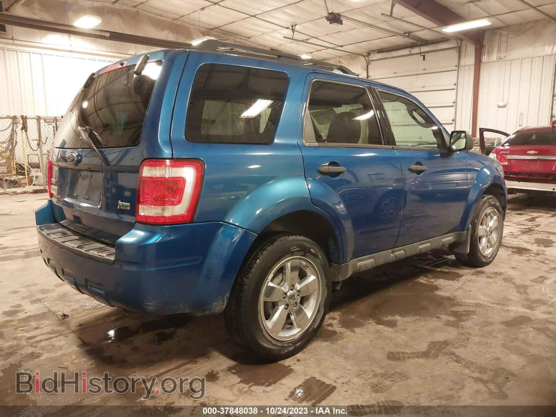 2011 FORD ESCAPE - VIN: 1FMCU9DG2BKA31900 - Photo 4