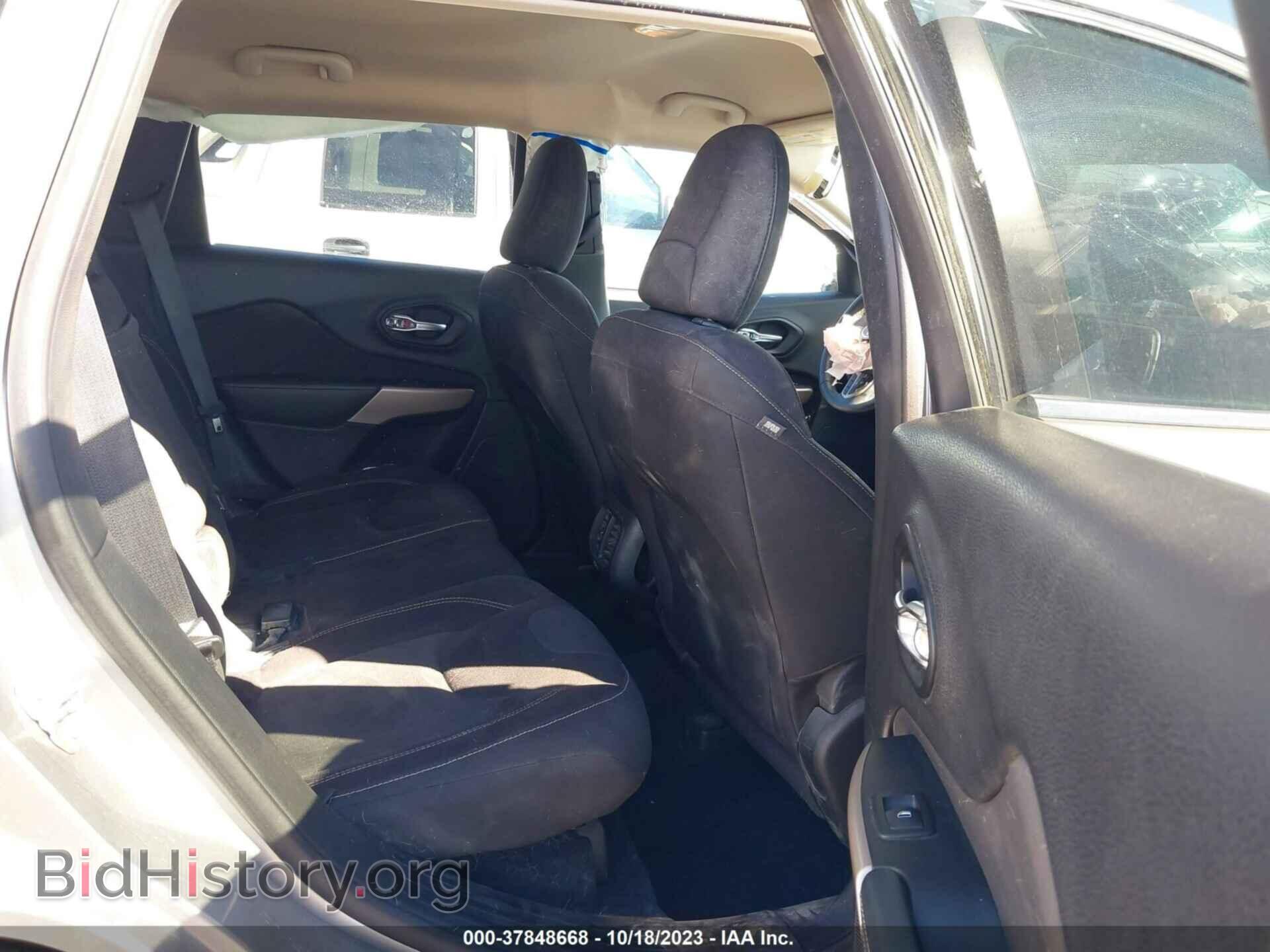 2017 JEEP CHEROKEE - VIN: 1C4PJMCS3HW588596 - Фото 8