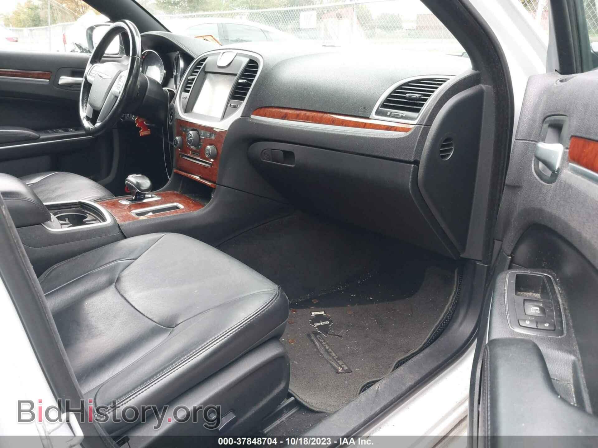 2014 CHRYSLER 300 - VIN: 2C3CCAAG2EH303827 - Фото 5