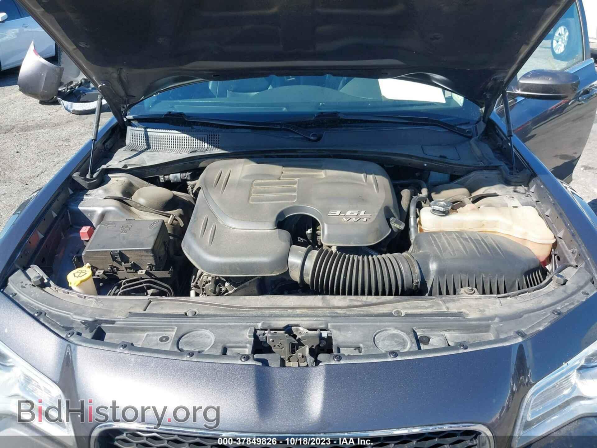 2016 CHRYSLER 300 - VIN: 2C3CCARG7GH270072 - Фото 10