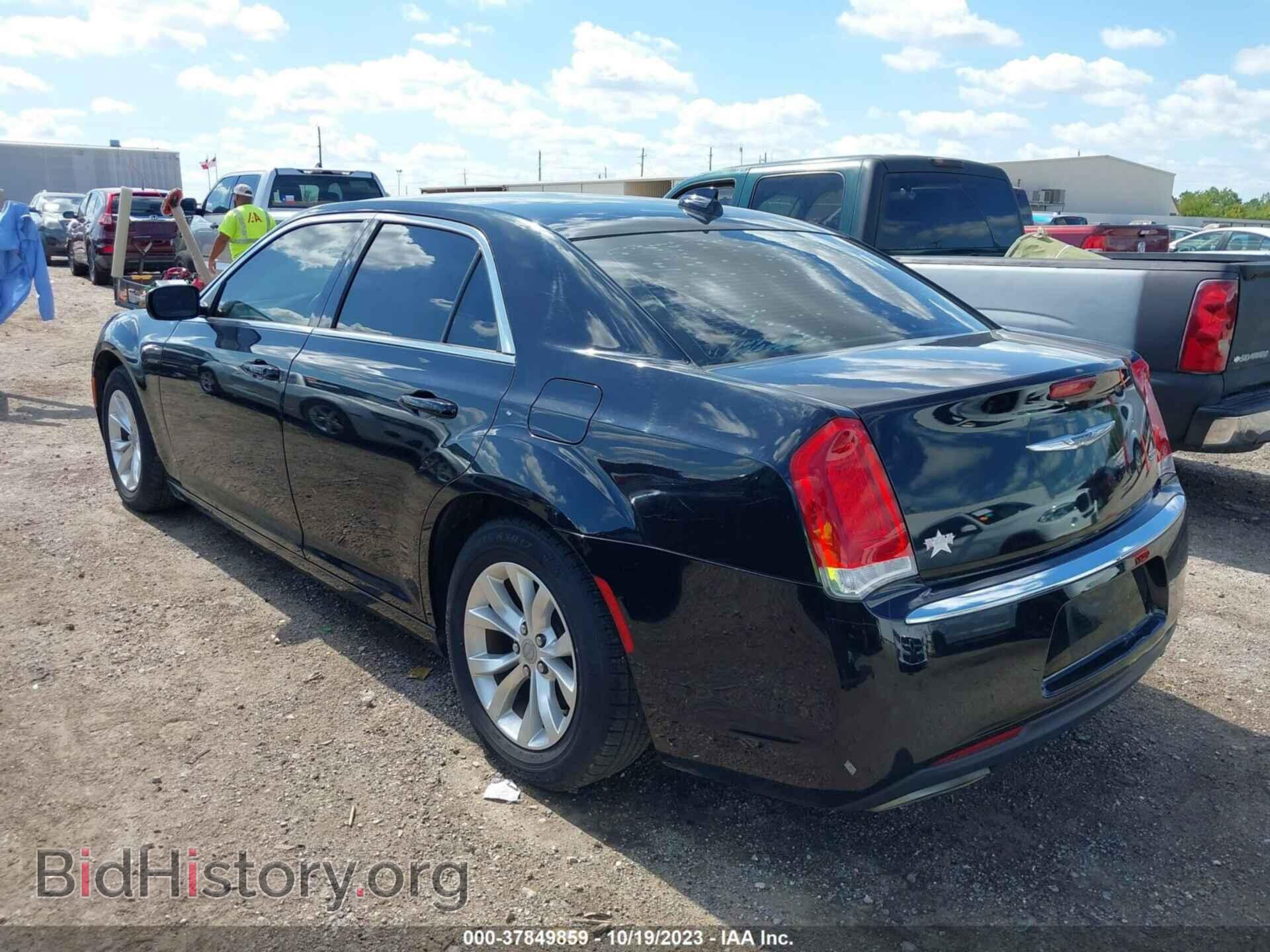 2015 CHRYSLER 300 - VIN: 2C3CCAAG3FH893683 - Фото 3