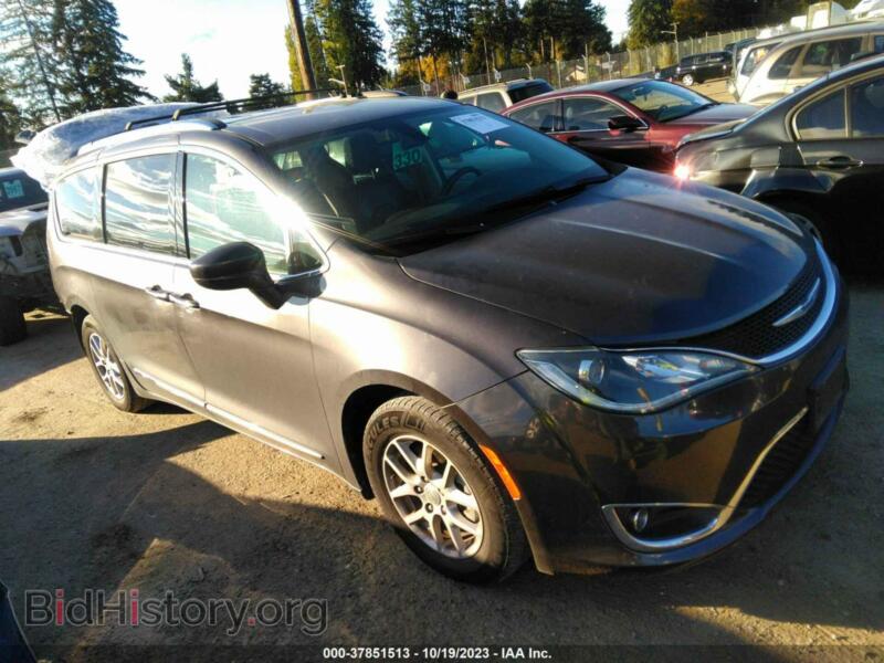 2020 Chrysler PACIFICA TOURING L (VIN 2C4RC1BG9LR209343) — photo 1 of 17, IAAI, damage: rear