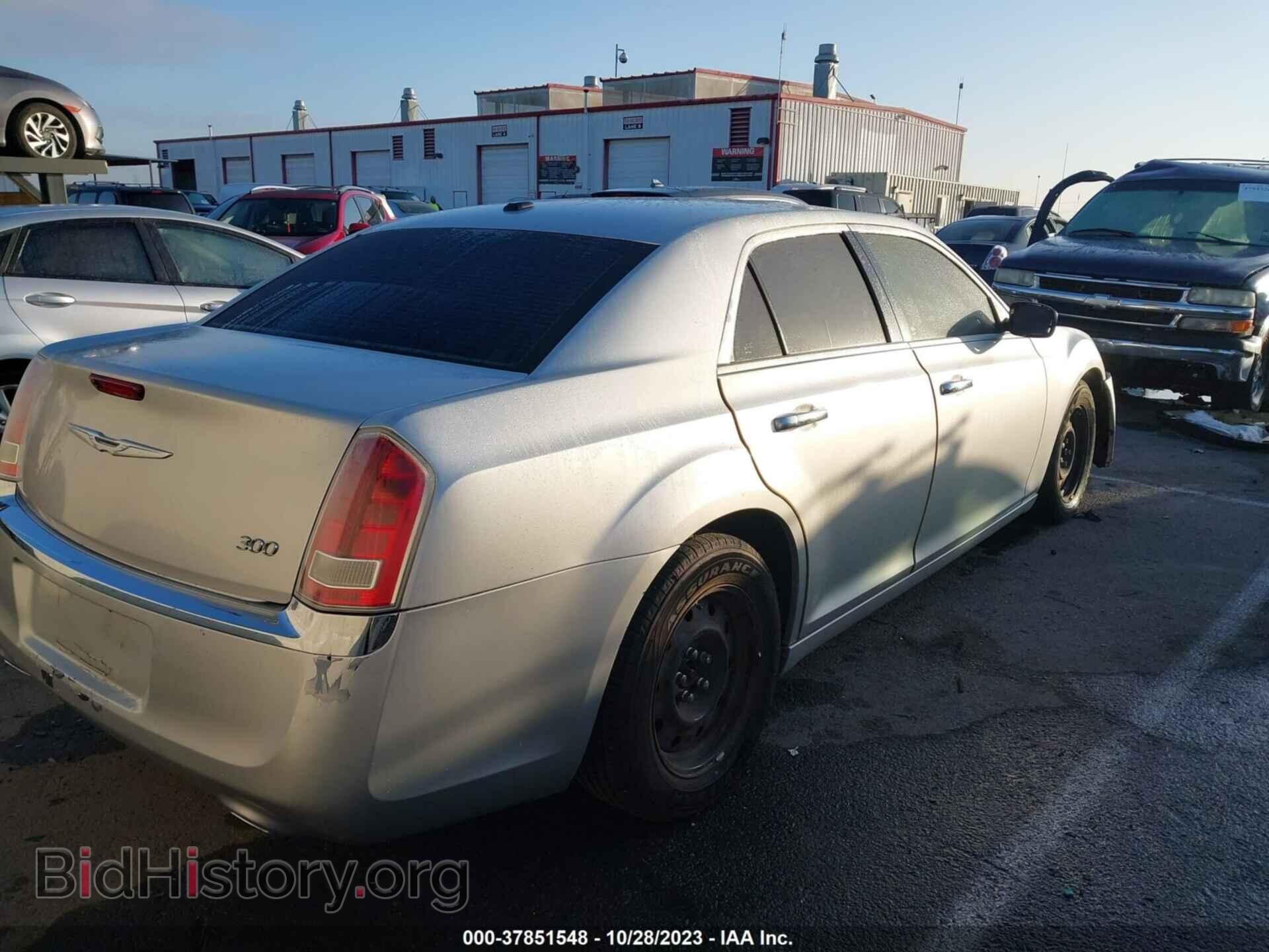 2012 CHRYSLER 300 - VIN: 2C3CCACG1CH221467 - Фото 4
