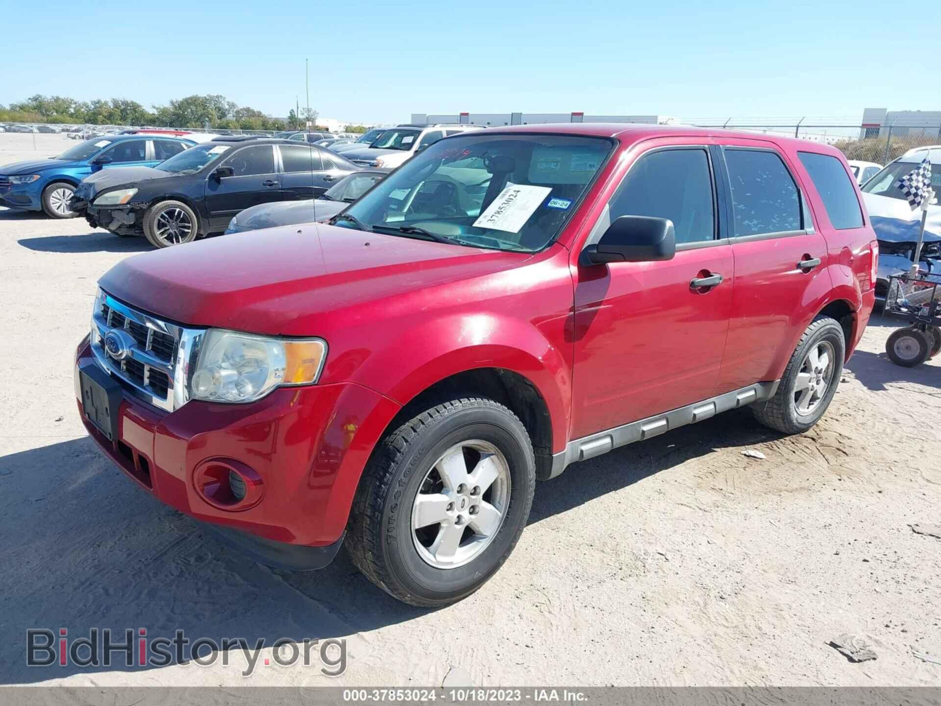 2011 FORD ESCAPE - VIN: 1FMCU0C77BKB13005 - Photo 2
