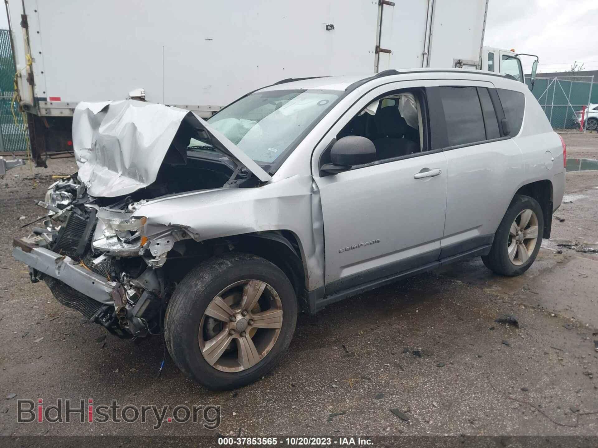 2011 JEEP COMPASS - VIN: 1J4NF1FB7BD159235 - Photo 2