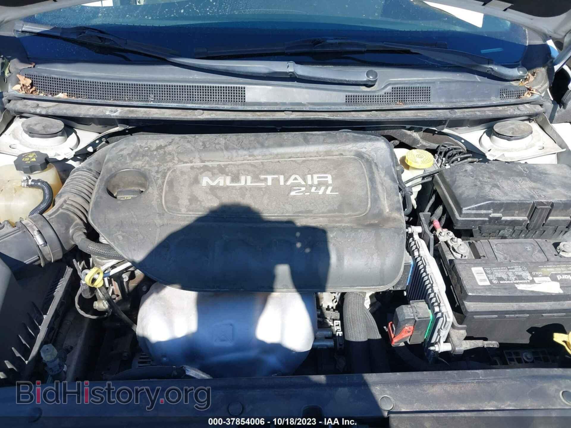 2015 CHRYSLER 200 - VIN: 1C3CCCAB2FN661065 - Фото 10