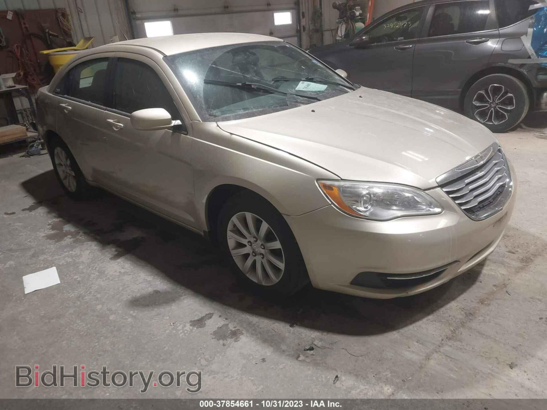 Photo 1C3BC1FB1BN514187 - CHRYSLER 200 2011