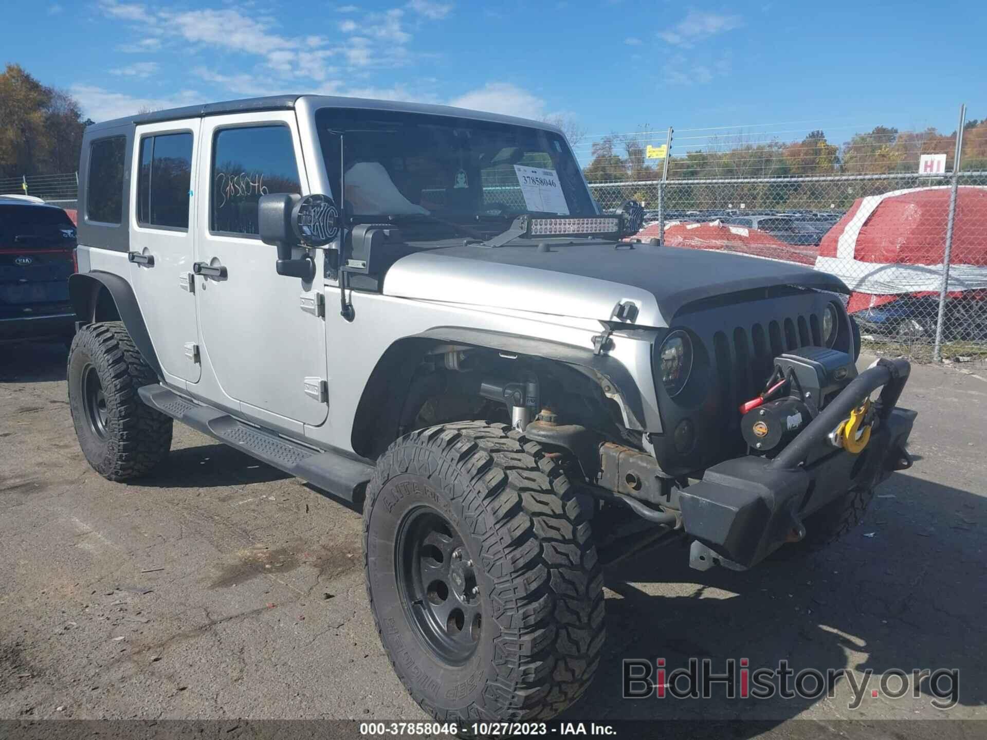 Photo 1J4BA3H1XAL178027 - JEEP WRANGLER UNLIMITED 2010