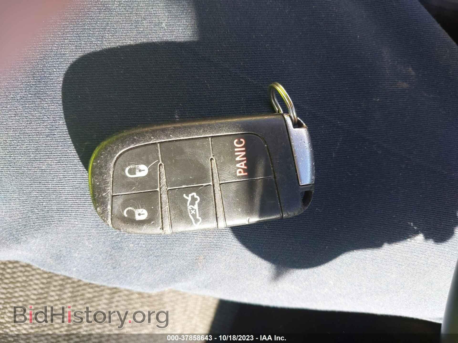 2016 CHRYSLER 200 - VIN: 1C3CCCBB7GN150631 - Фото 11