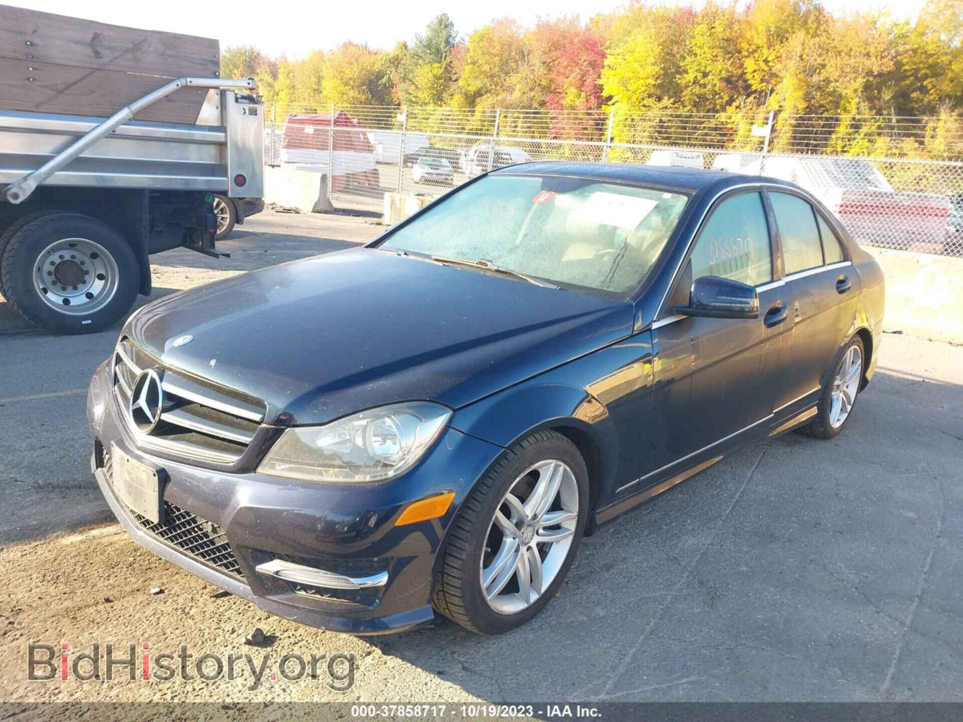 2014 MERCEDES-BENZ C-CLASS - VIN: WDDGF8AB0EA912033 - Фото 2