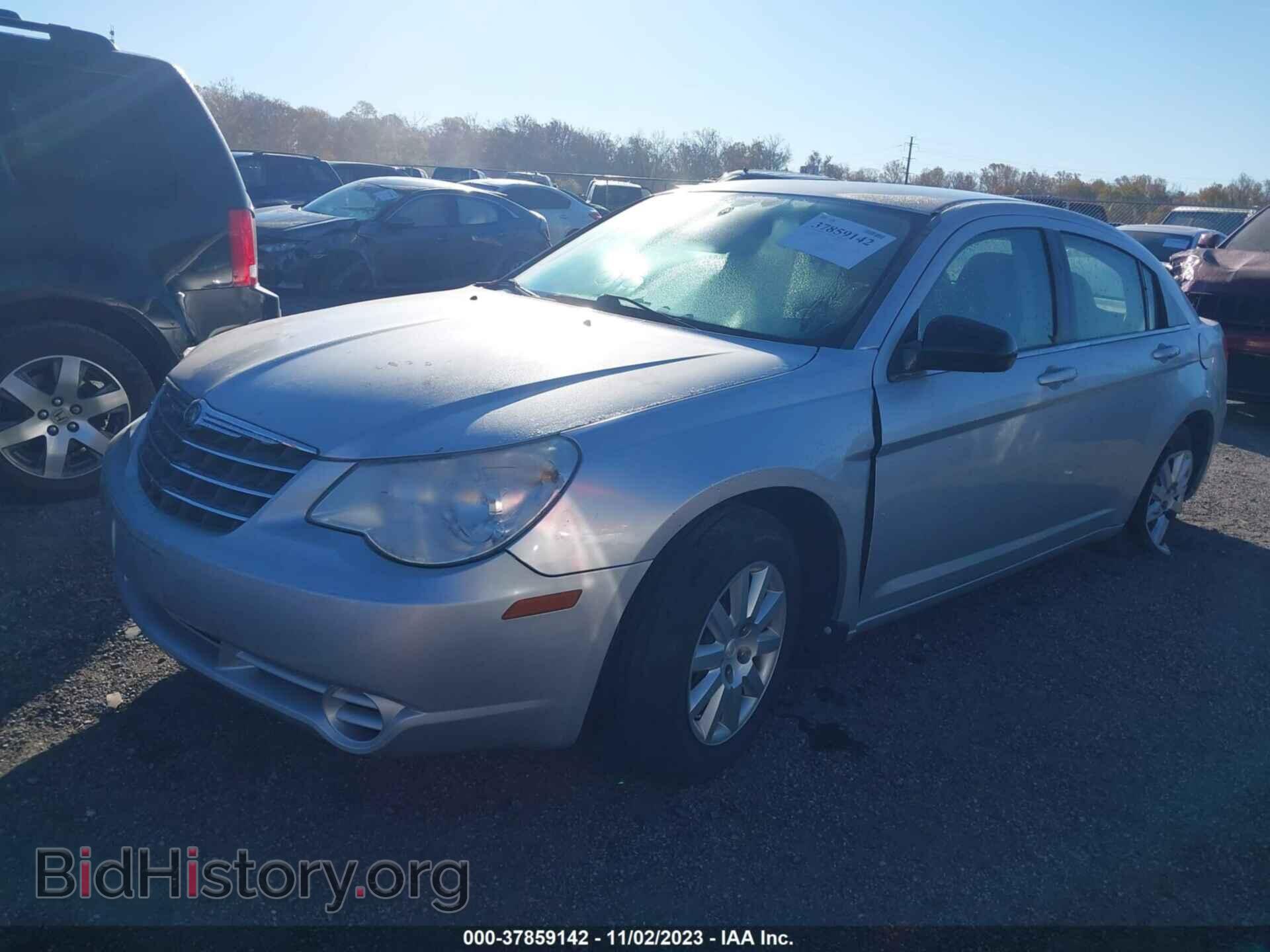 2010 CHRYSLER SEBRING - VIN: 1C3CC4FB6AN207229 - Фото 2