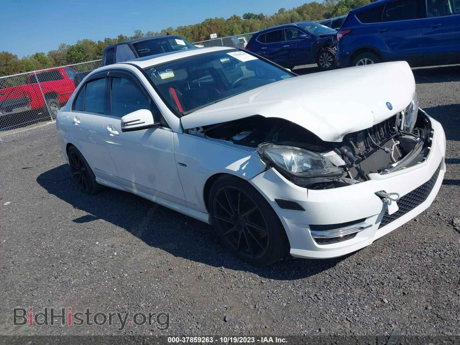 Photo WDDGF8AB8DR282035 - MERCEDES-BENZ C-CLASS 2013