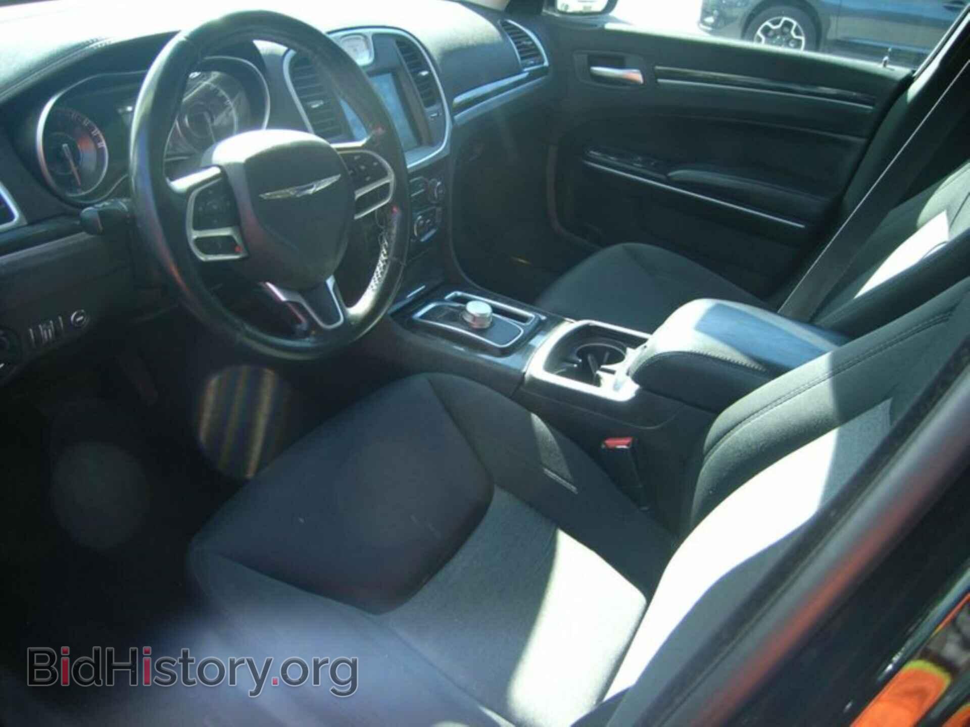 2019 CHRYSLER 300 - VIN: 2C3CCARG9KH660373 - Фото 4