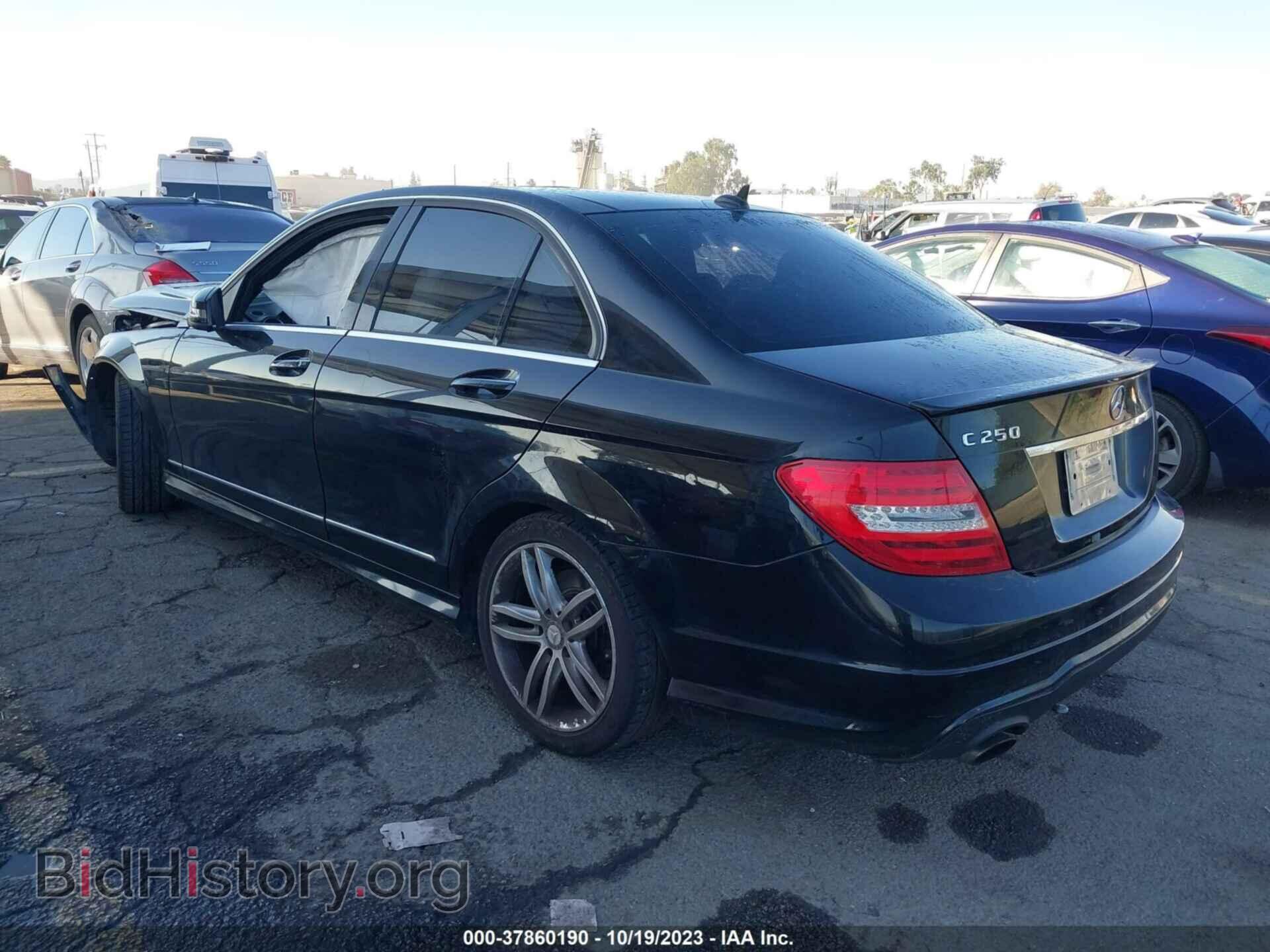 2014 MERCEDES-BENZ C-CLASS - VIN: WDDGF4HB2EA935683 - Фото 3