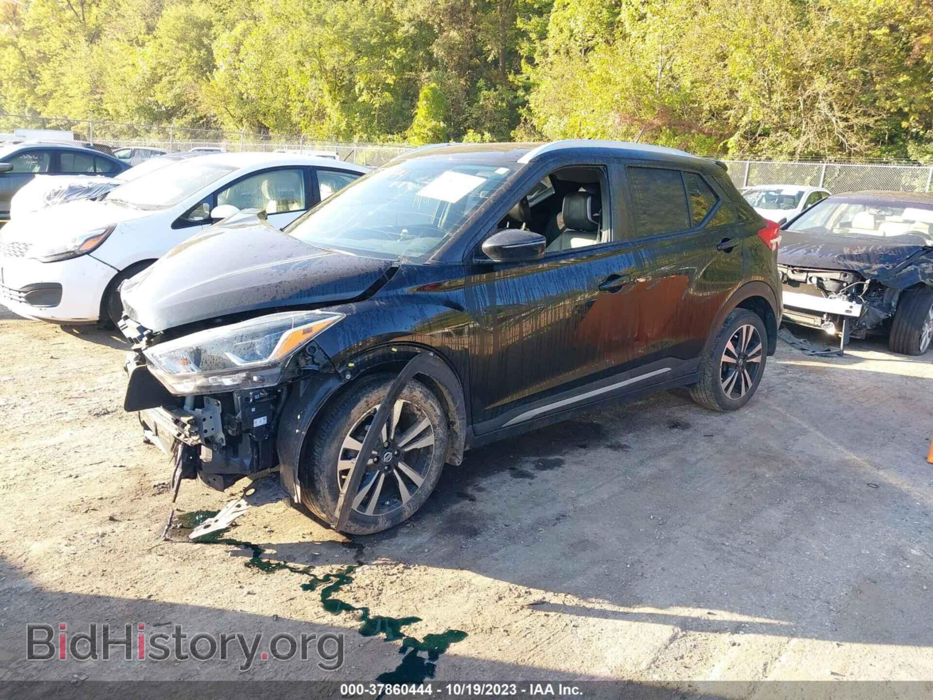 2019 NISSAN KICKS - VIN: 3N1CP5CU3KL567882 - Фото 2