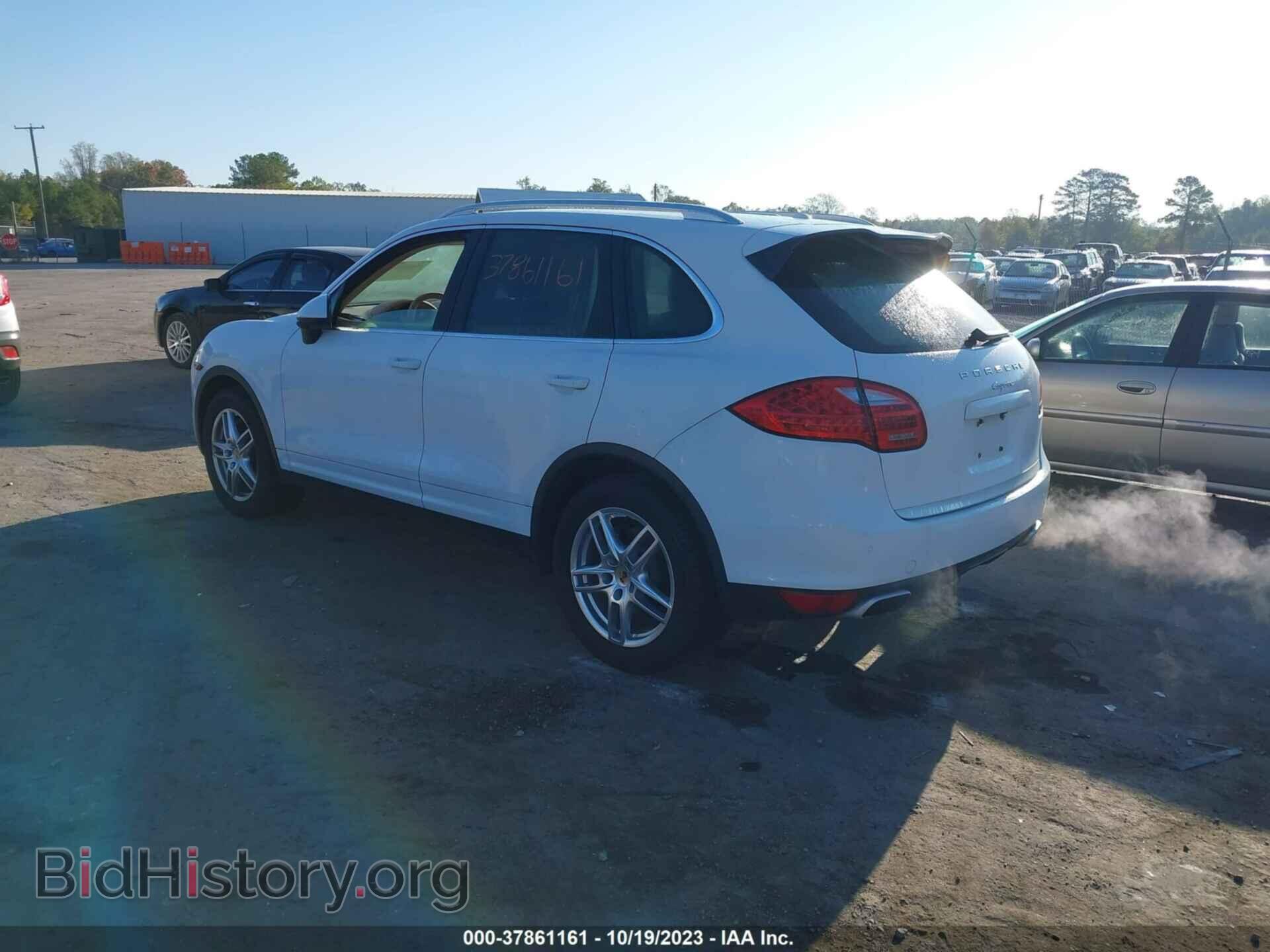 2013 PORSCHE CAYENNE - VIN: WP1AA2A29DLA12938 - Фото 3