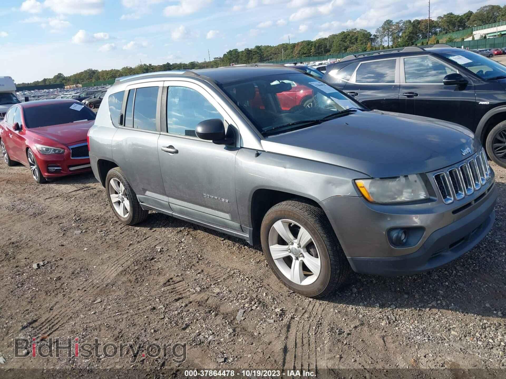 Photo 1J4NT1FB6BD208322 - JEEP COMPASS 2011