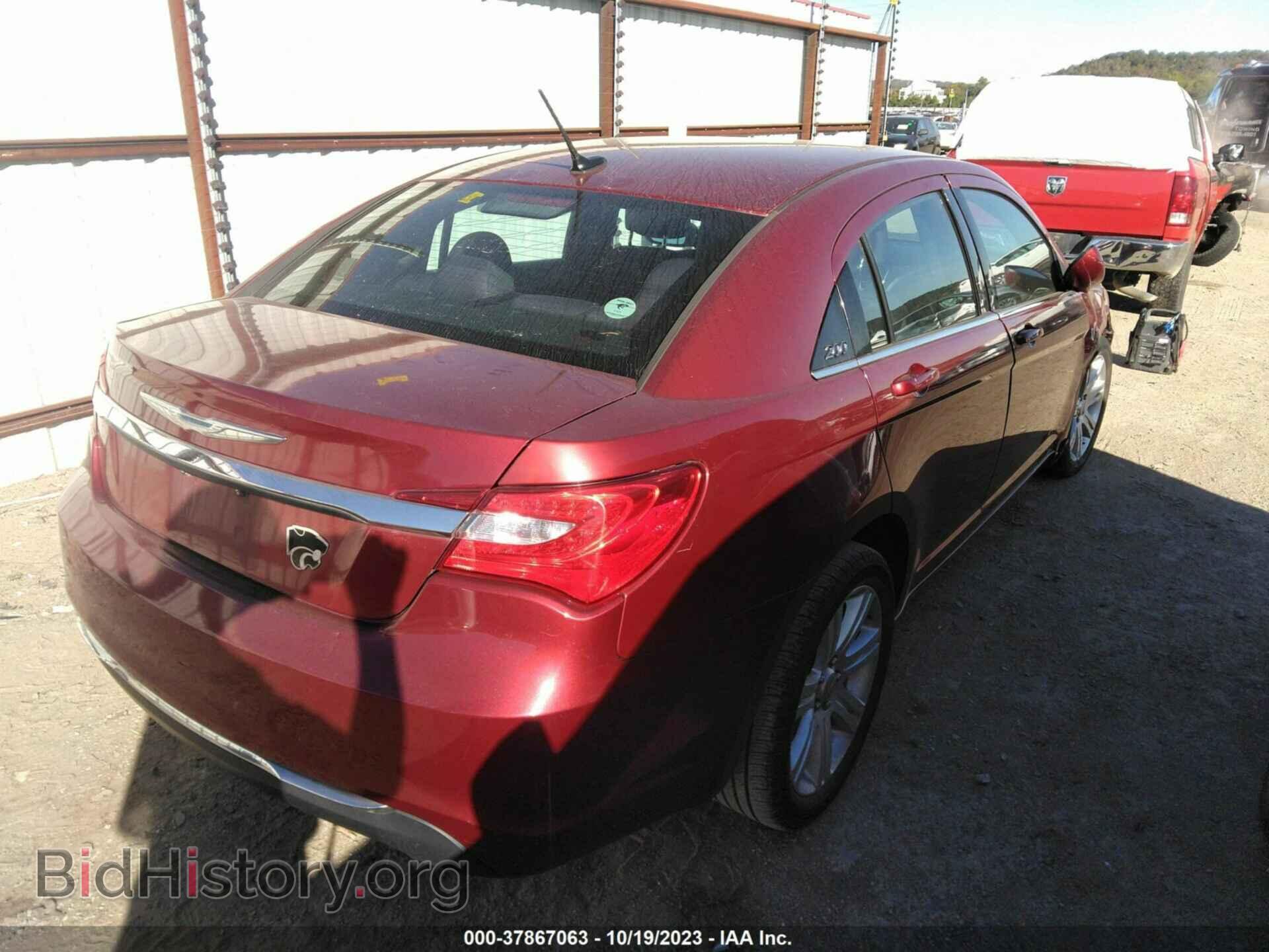 2013 CHRYSLER 200 - VIN: 1C3CCBAB7DN640753 - Фото 4