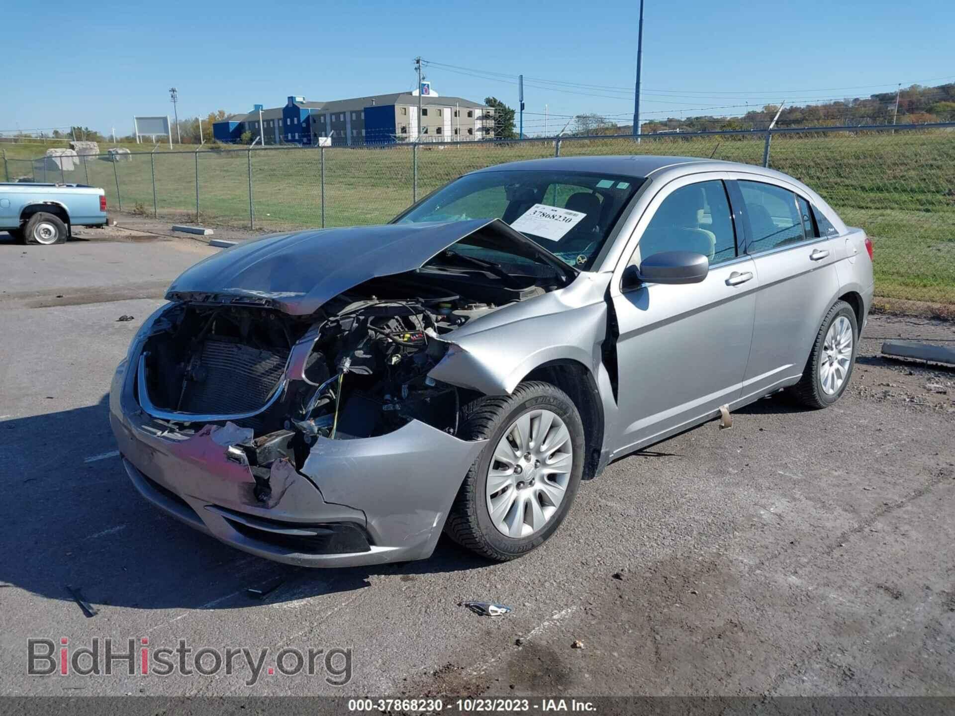 2013 CHRYSLER 200 - VIN: 1C3CCBAB5DN620839 - Photo 2