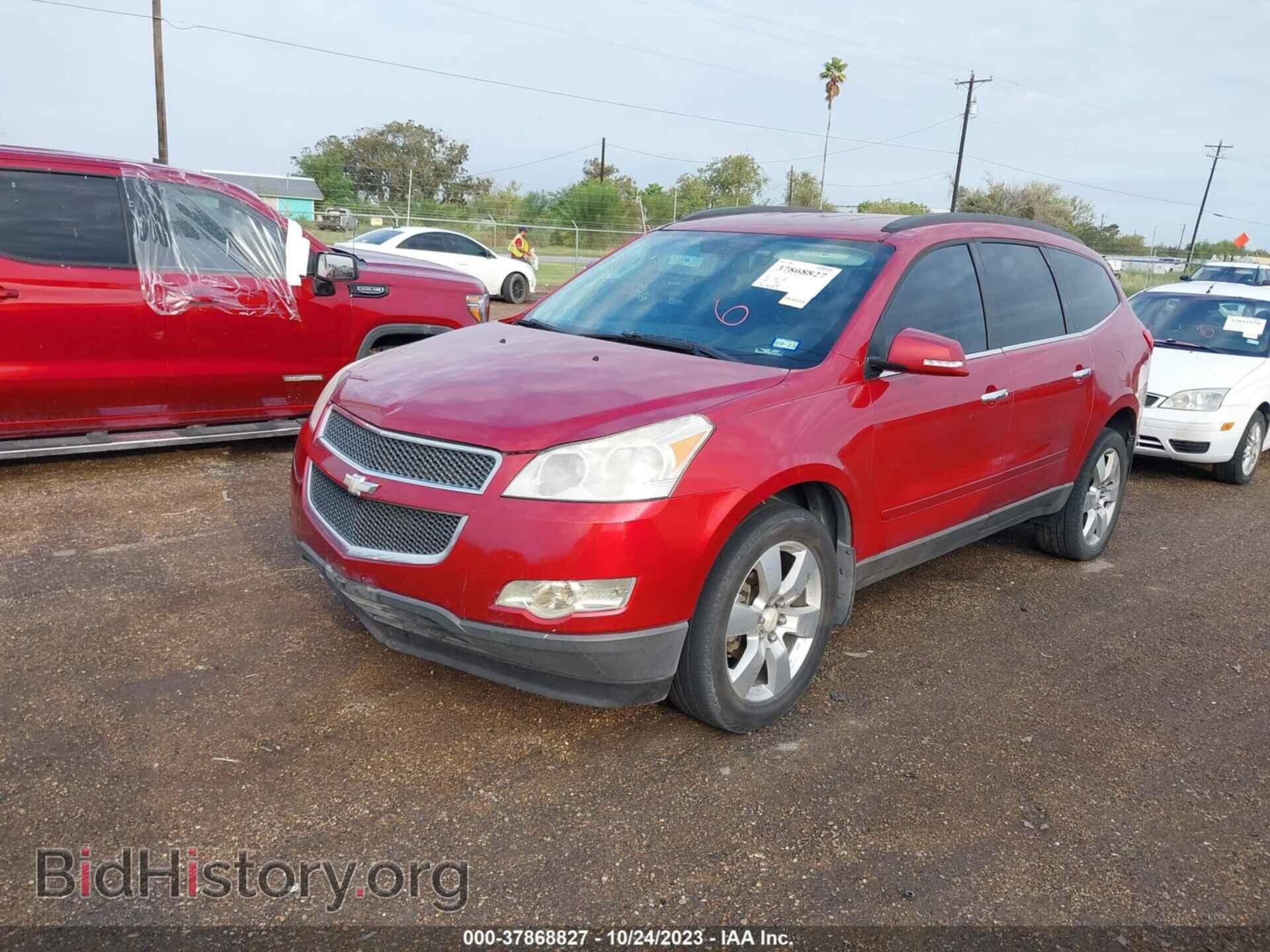 2012 CHEVROLET TRAVERSE - VIN: 1GNKRGED9CJ148429 - Фото 2