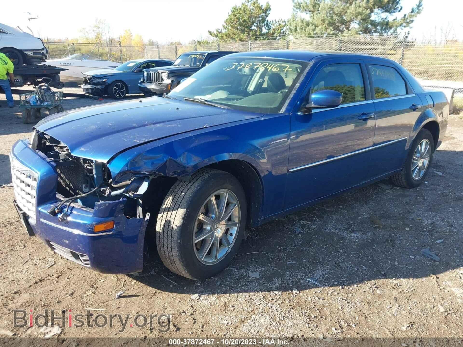 2009 CHRYSLER 300 - VIN: 2C3LK53VX9H578891 - Фото 2