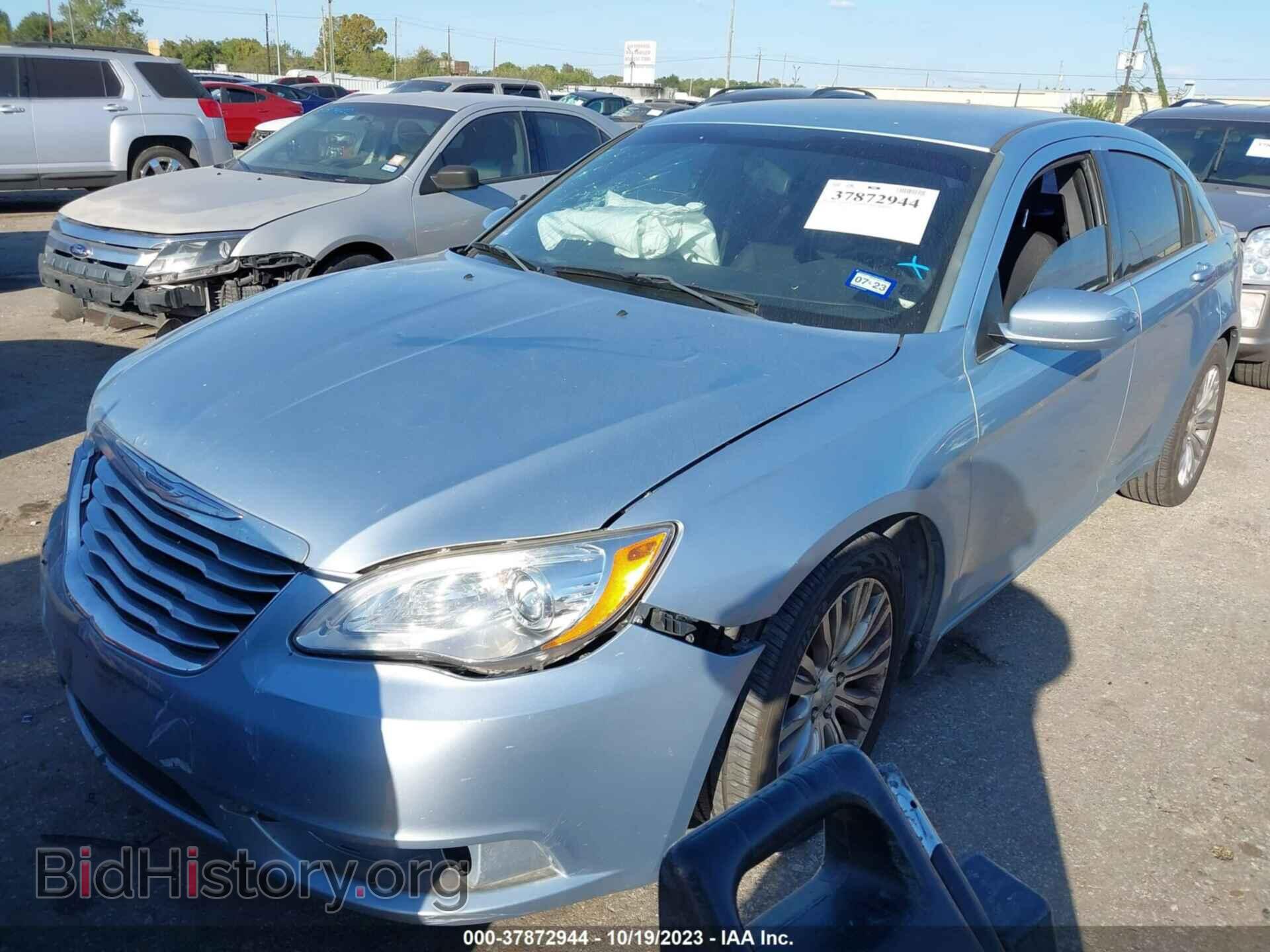 2012 CHRYSLER 200 - VIN: 1C3CCBAB1CN248821 - Фото 2