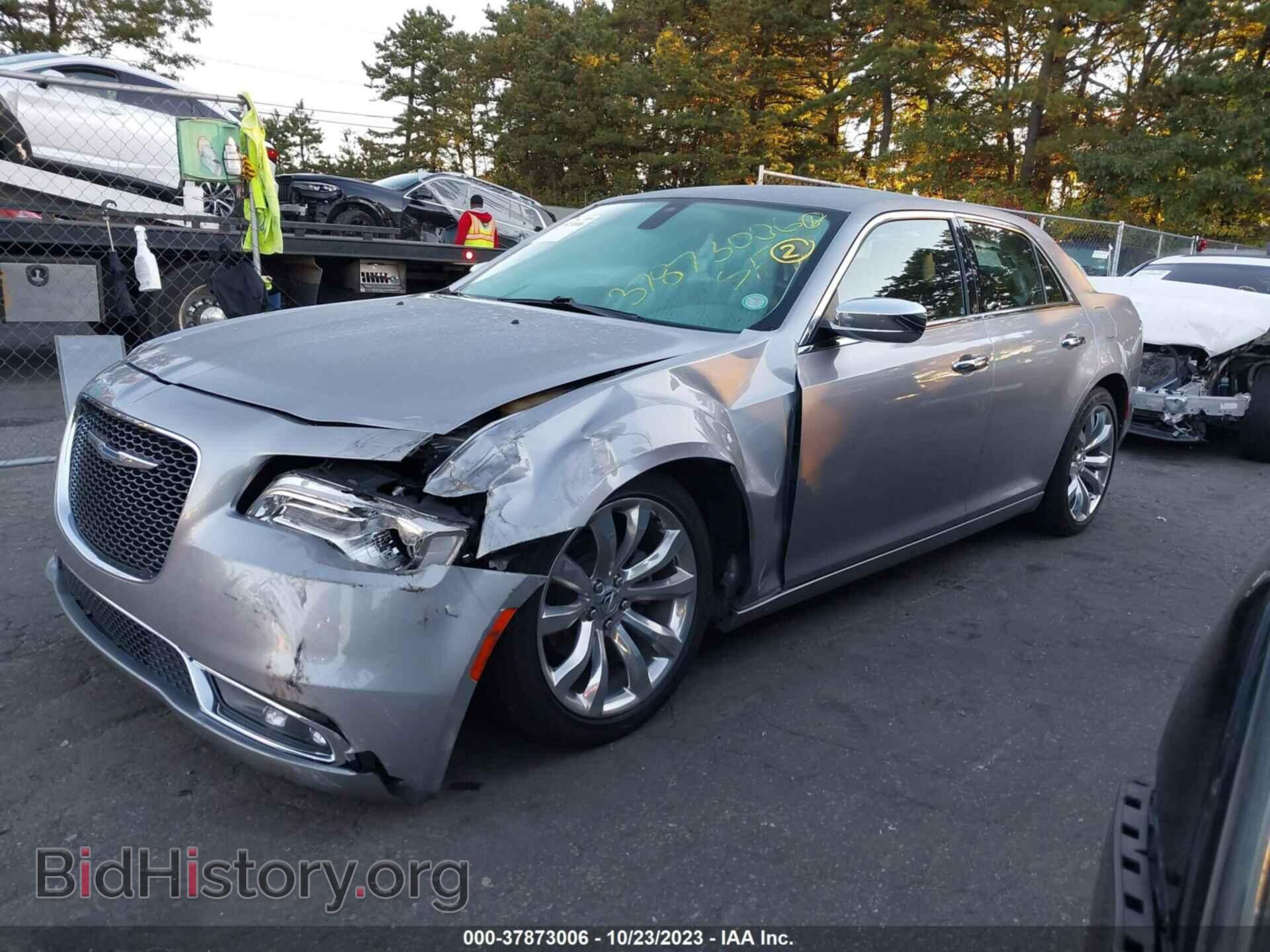 2018 CHRYSLER 300 - VIN: 2C3CCAEG2JH170927 - Фото 2