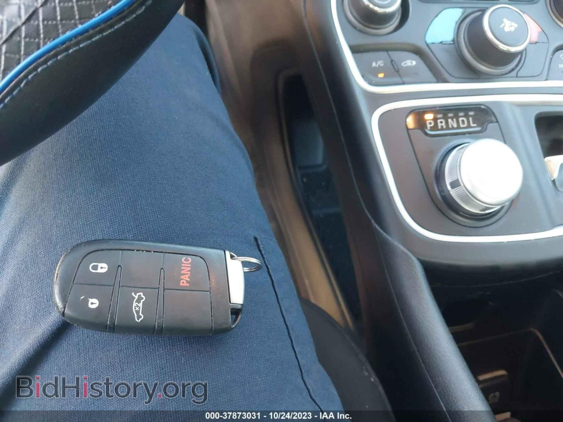 2016 CHRYSLER 200 - VIN: 1C3CCCAB5GN136602 - Фото 11
