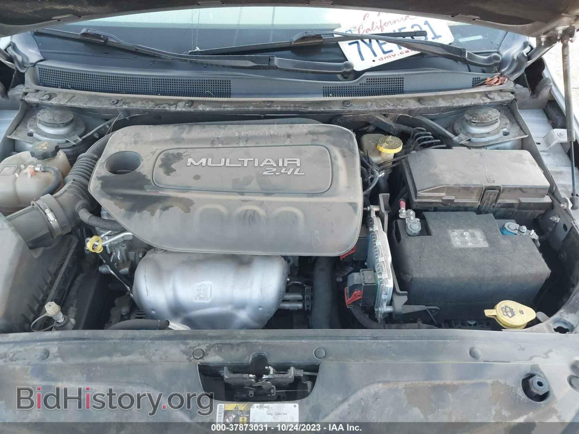 2016 CHRYSLER 200 - VIN: 1C3CCCAB5GN136602 - Фото 10