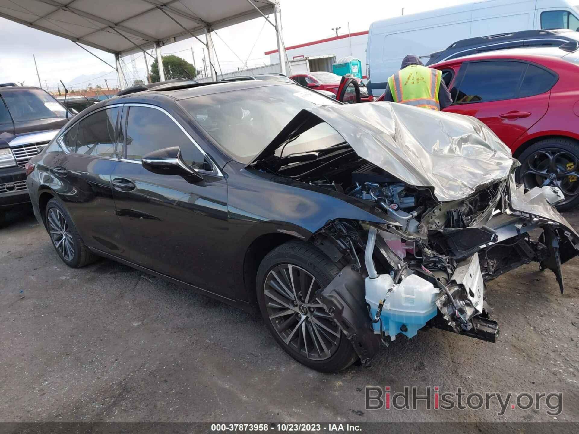 Photo 58ADA1C15PU035035 - LEXUS ES 300H 2023