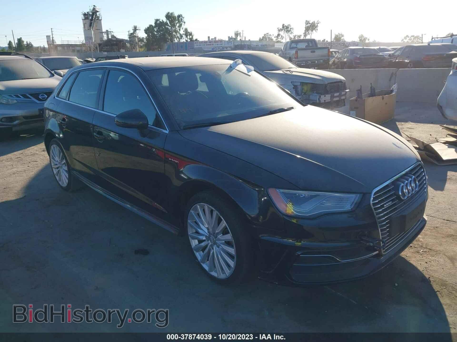 Фотография WAUTPBFF9GA050350 - AUDI A3 E-TRON 2016