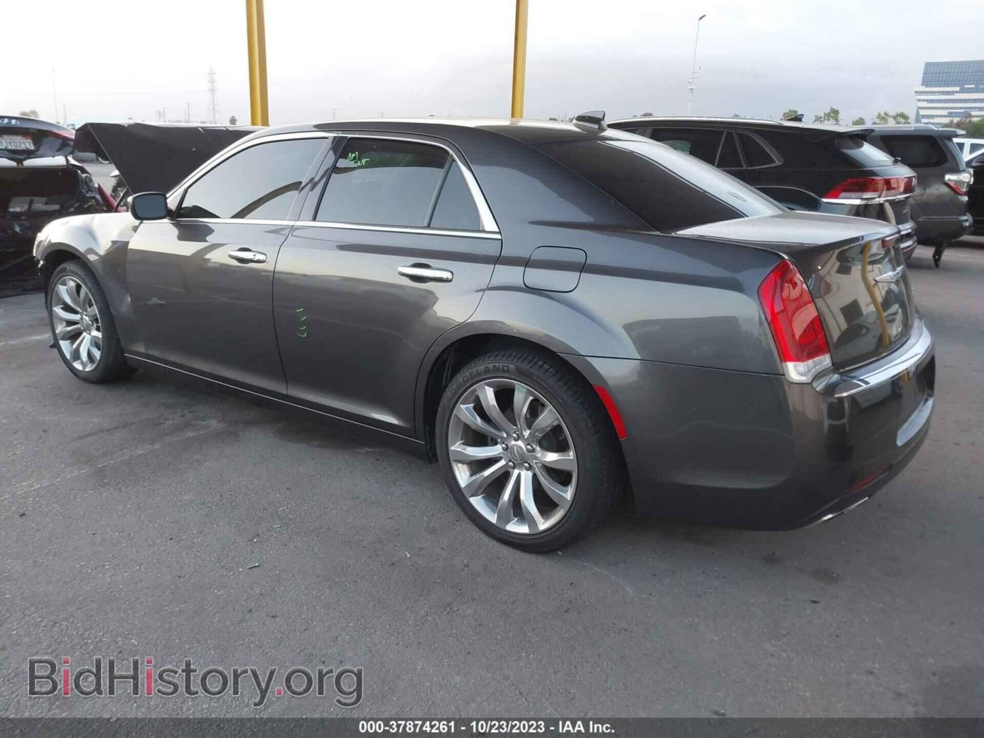 2019 CHRYSLER 300 - VIN: 2C3CCAEG3KH634177 - Фото 3