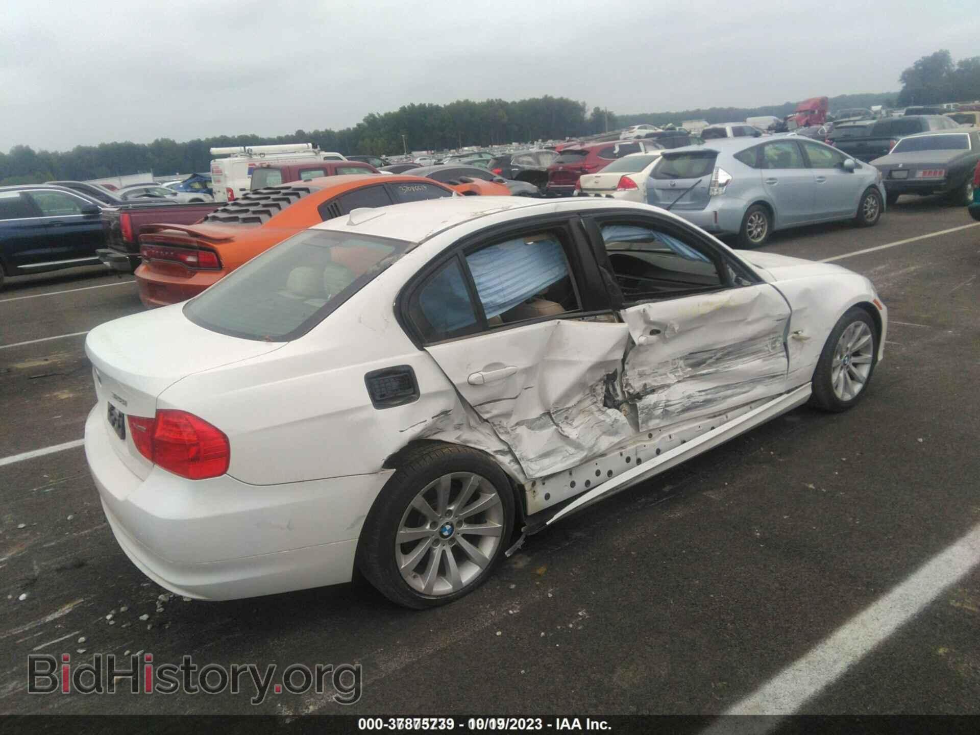 2011 BMW 328I - VIN: WBAPH5C50BA445991 - Фото 4