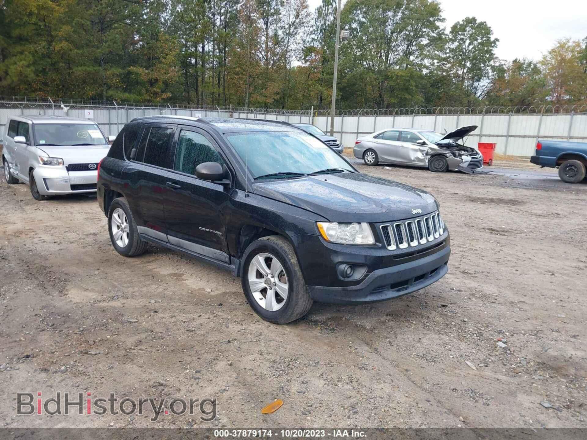 Photo 1J4NT1FBXBD142521 - JEEP COMPASS 2011