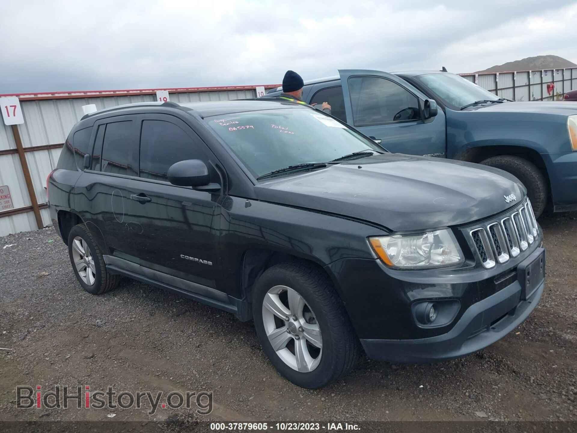 Photo 1J4NF1FB3BD141783 - JEEP COMPASS 2011