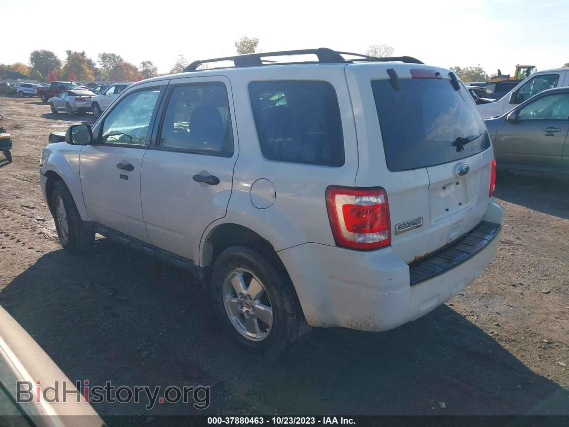 2011 FORD ESCAPE - VIN: 1FMCU0D72BKA54640 - Фото 3