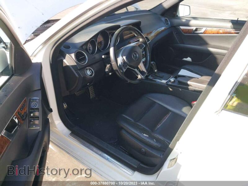 2012 Mercedes-Benz C-CLASS (VIN WDDGF4HB5CR229886) — фото 5 из 12
