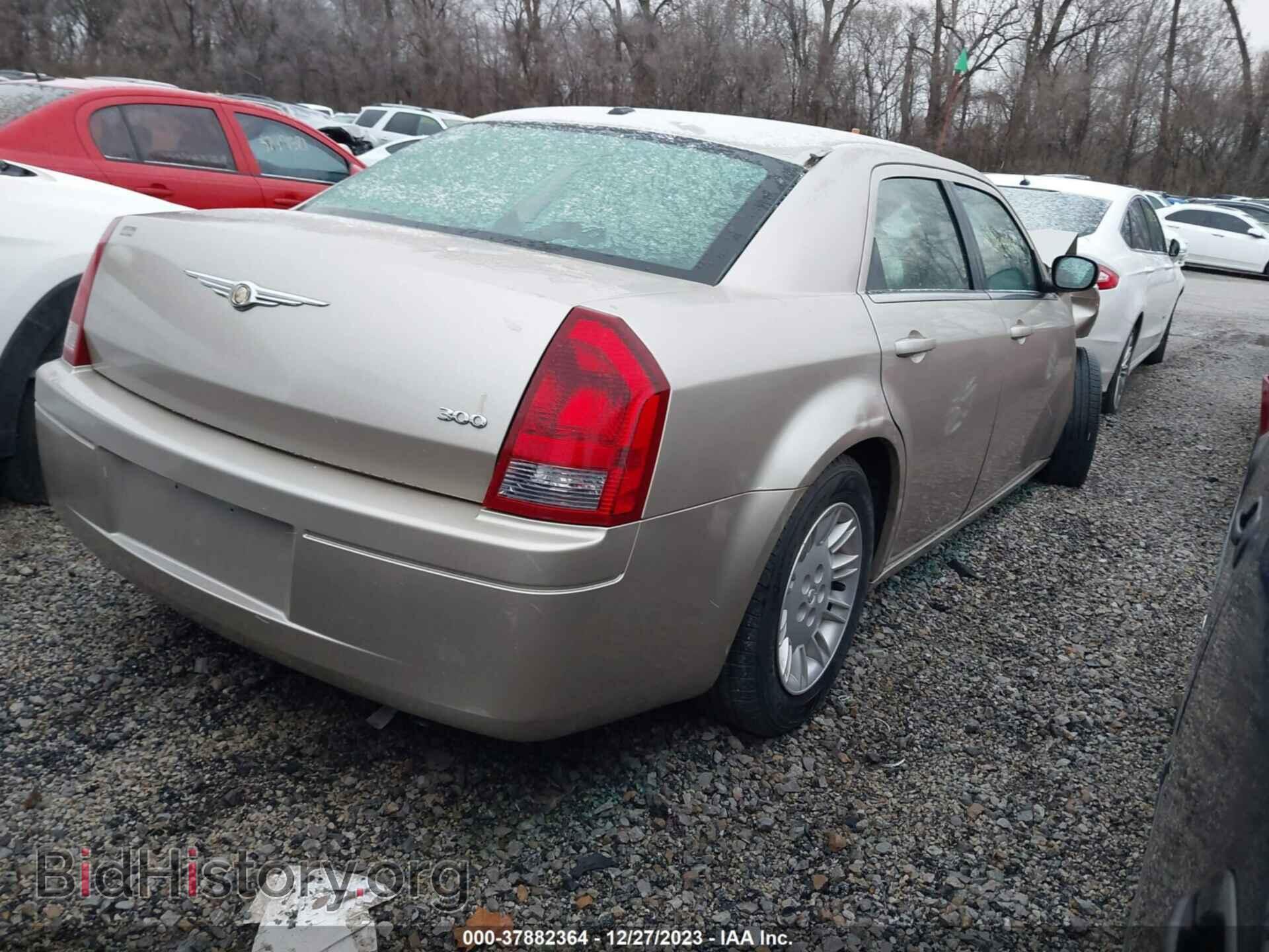 2007 CHRYSLER 300 - VIN: 2C3KA43RX7H667157 - Фото 4