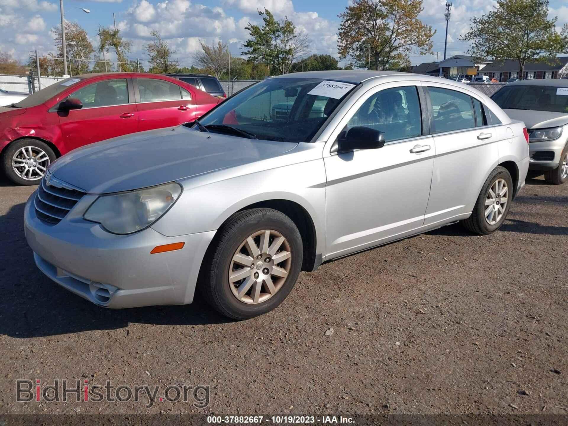2010 CHRYSLER SEBRING - VIN: 1C3CC4FB0AN236743 - Фото 2
