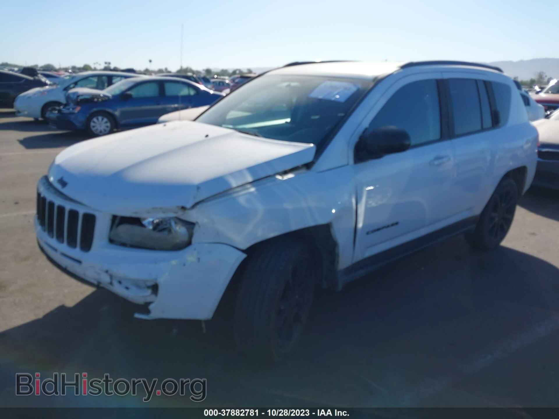 2015 JEEP COMPASS - VIN: 1C4NJCBAXFD437340 - Фото 2