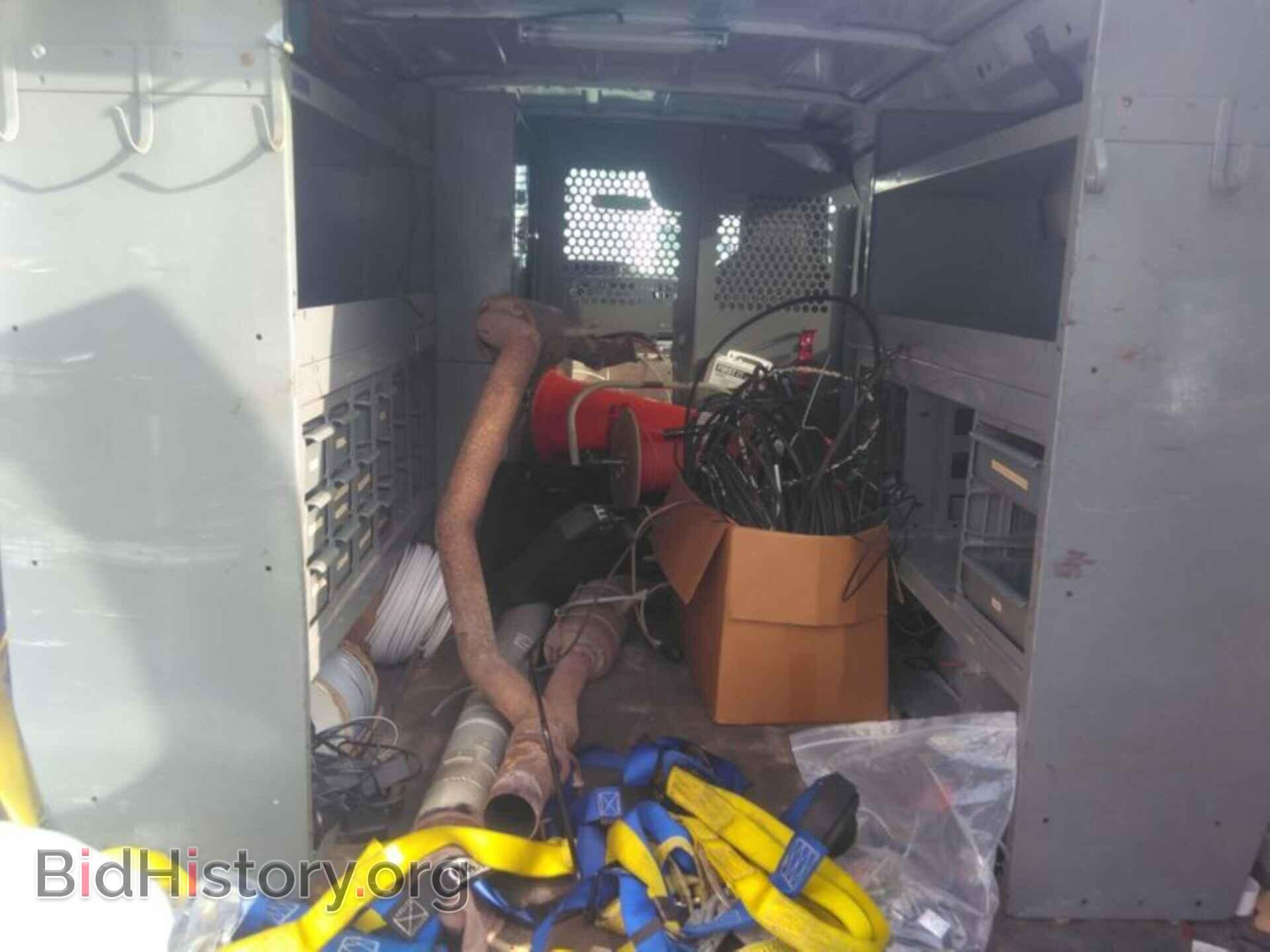 2010 FORD ECONOLINE CARGO VAN - VIN: 1FTNE2EL2ADA10660 - Фото 6