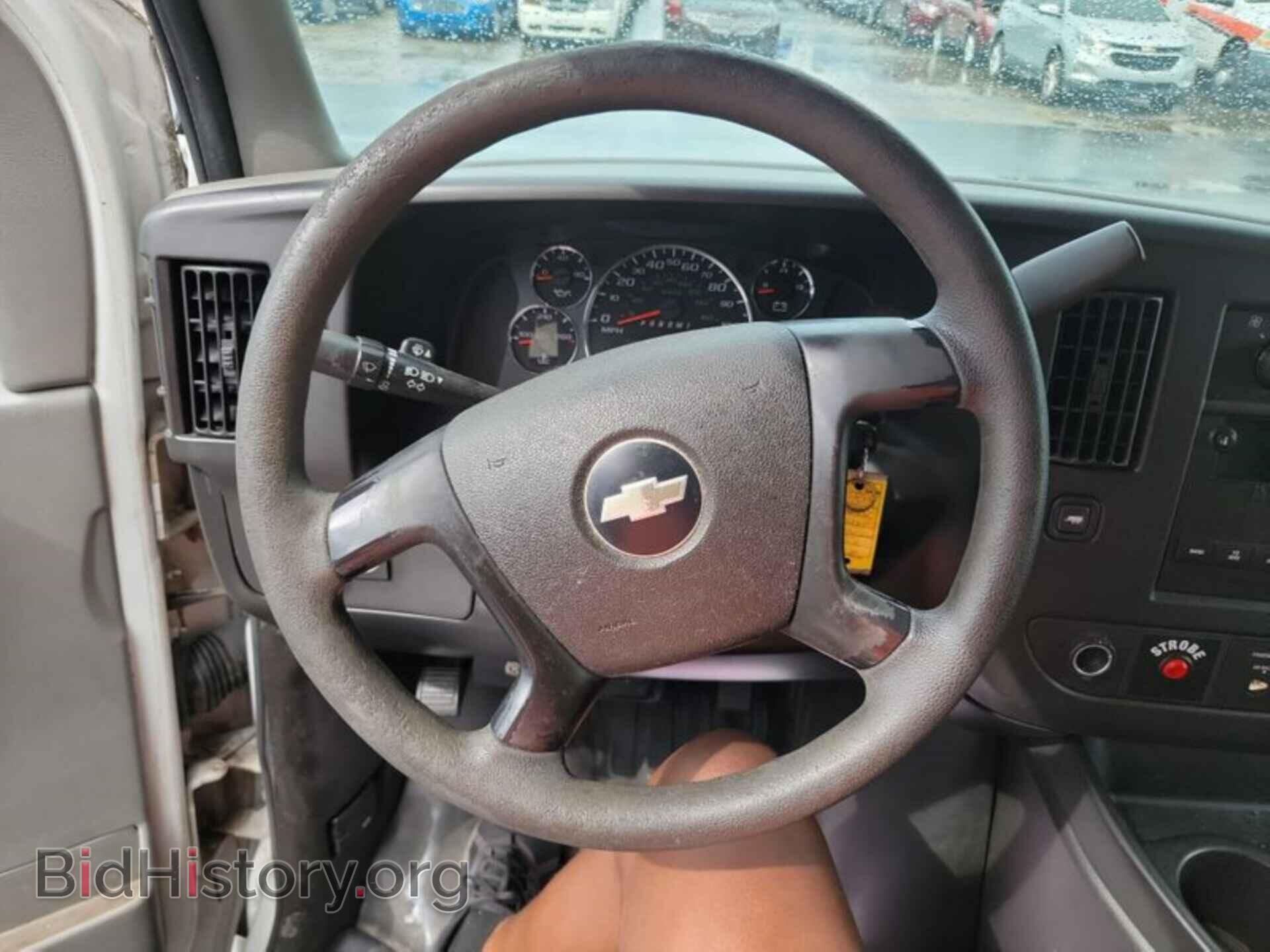 2010 CHEVROLET EXPRESS CARGO VAN - VIN: 1GCZGFBA5A1114020 - Photo 4