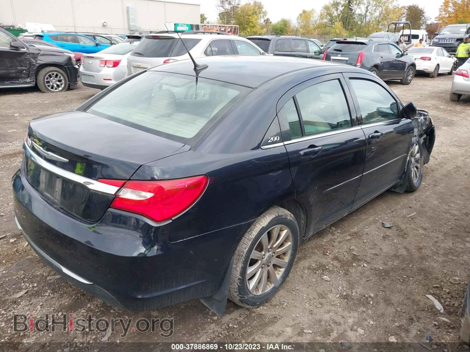2011 CHRYSLER 200 - VIN: 1C3BC1FG2BN535285 - Фото 4